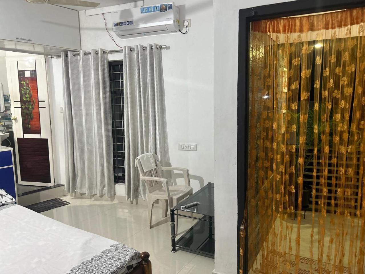 Chaithritha Ladies Homestay Thiruvananthapuram Eksteriør billede