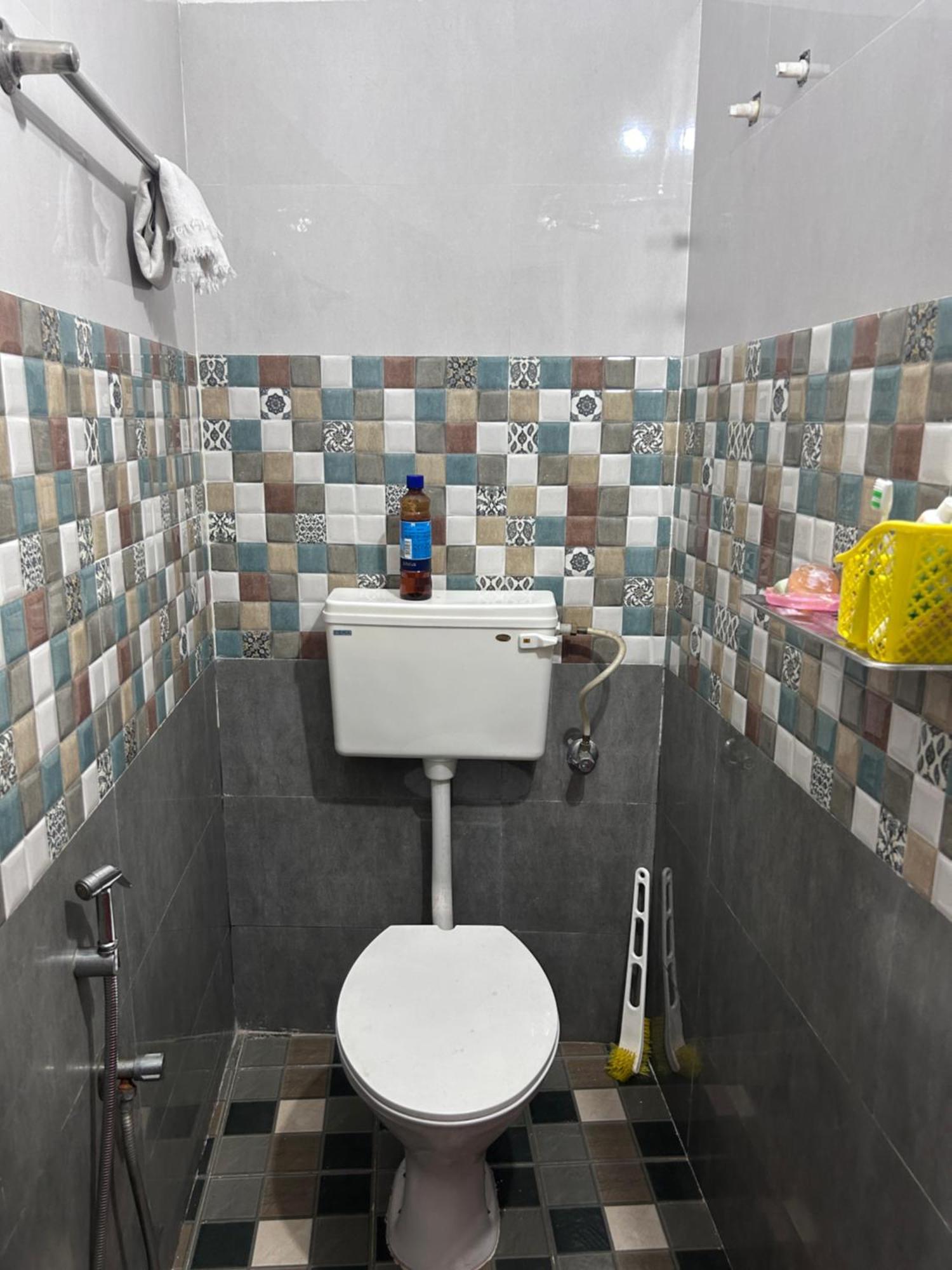 Chaithritha Ladies Homestay Thiruvananthapuram Eksteriør billede