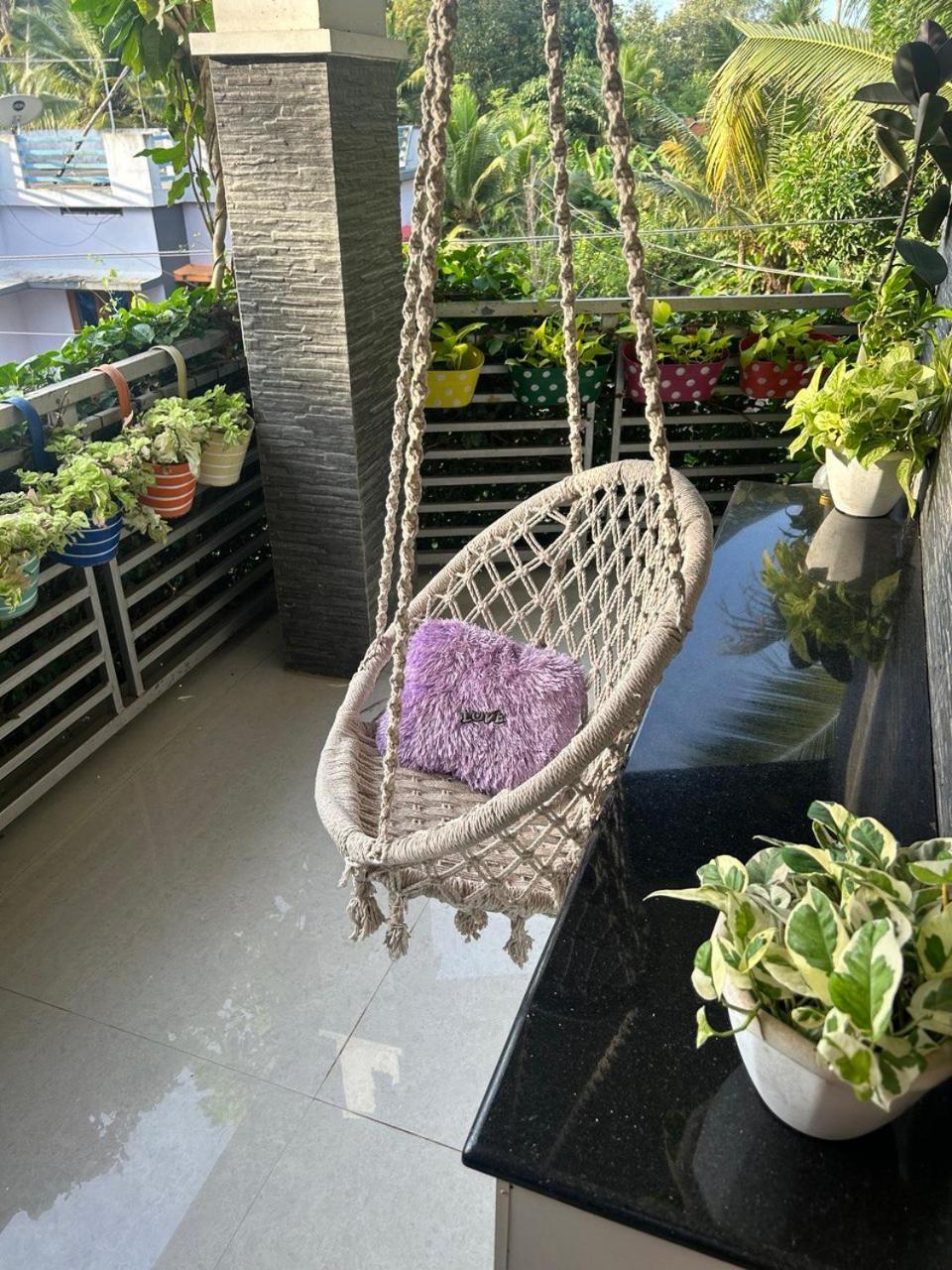Chaithritha Ladies Homestay Thiruvananthapuram Eksteriør billede