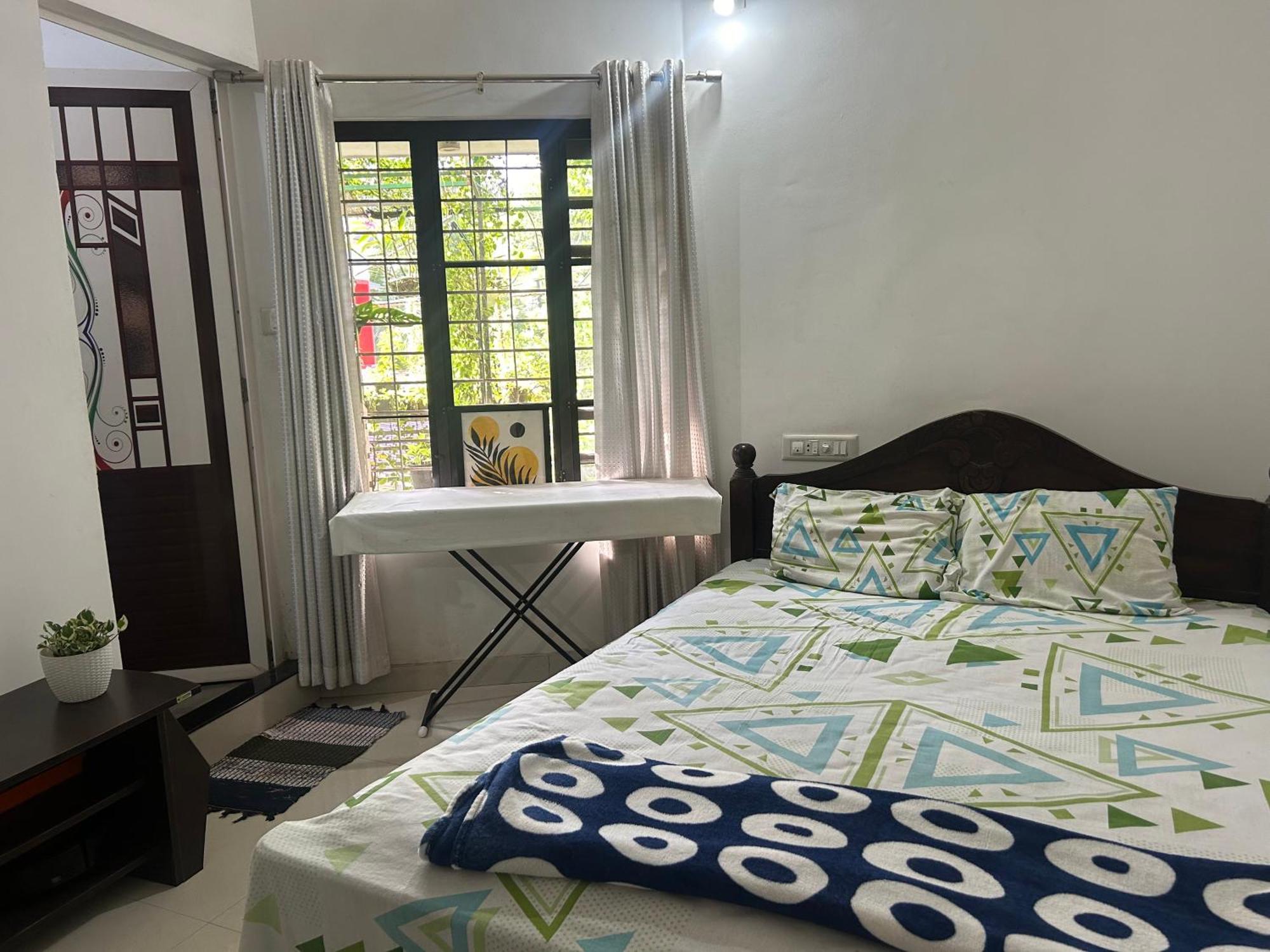 Chaithritha Ladies Homestay Thiruvananthapuram Eksteriør billede